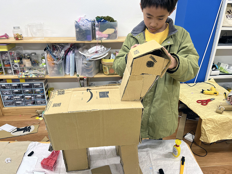 年始の干支工作の例。同じテーマでもまったく違う作品が生まれる