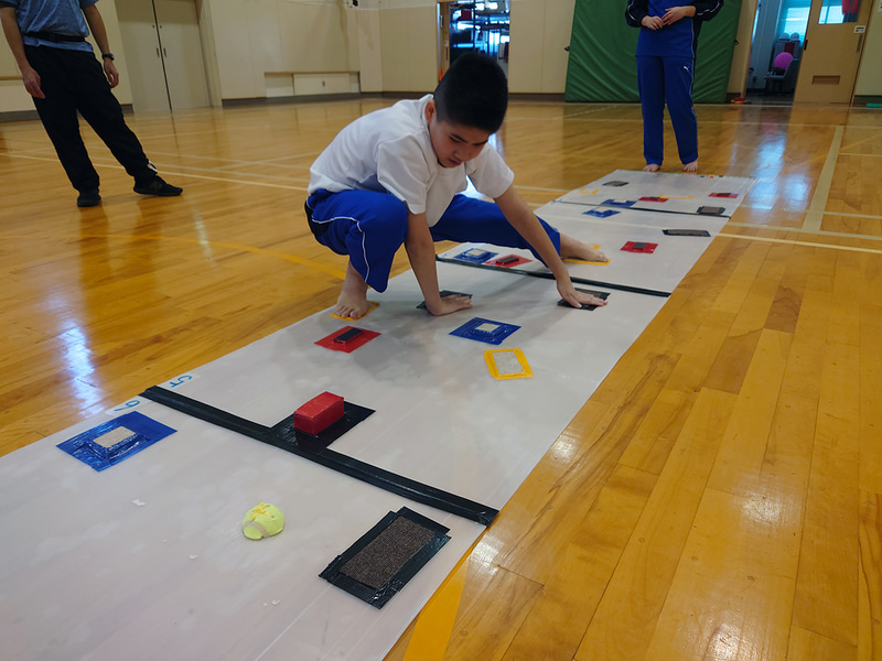 優秀賞【中学生の部】「フロアクライミング」（福井県立盲学校 玉本憲司氏）