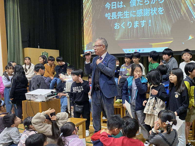 感謝を述べる山口氏