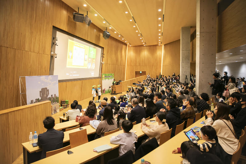 「第7回Minecraftカップ」全国大会と表彰式の様子