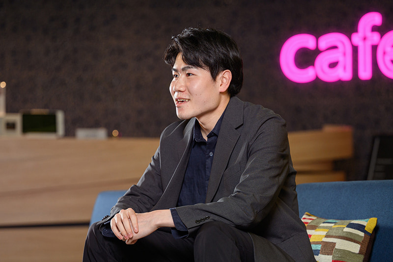 東北大学経済学部に通う渡部敦大さん。高校の探究学習がきっかけでツーリズムとインバウンドの経済学を専攻