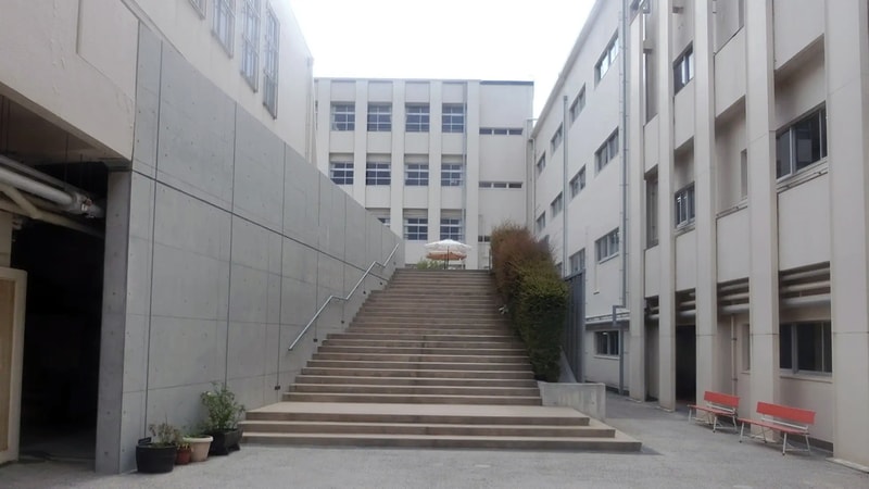 複雑な構造の階段も、ポリゴンを使って忠実にモデリング