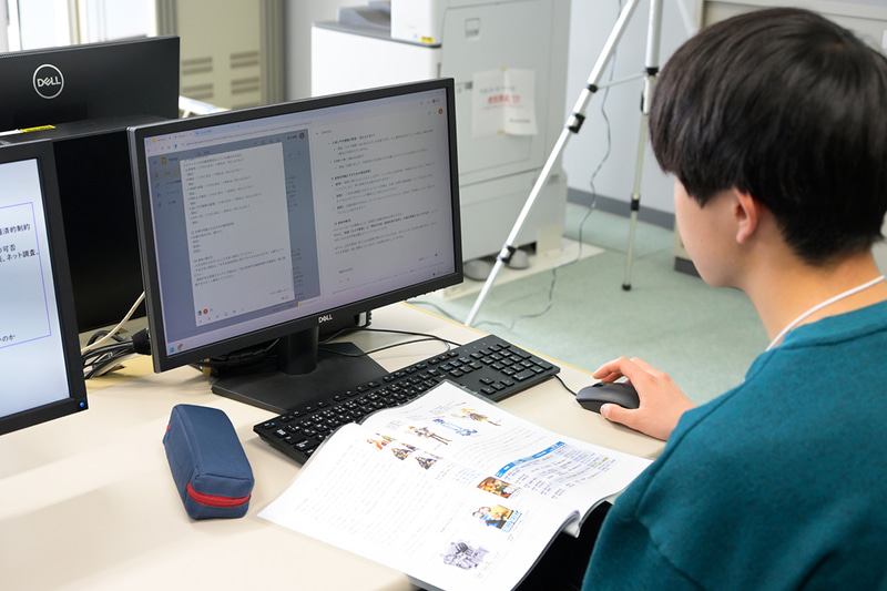 3月に開講した「生成AI活用講座」の様子