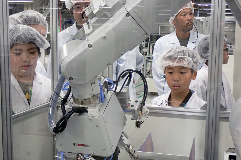 2025年に開催した第18回「FMVパソコン組み立て教室」の様子
