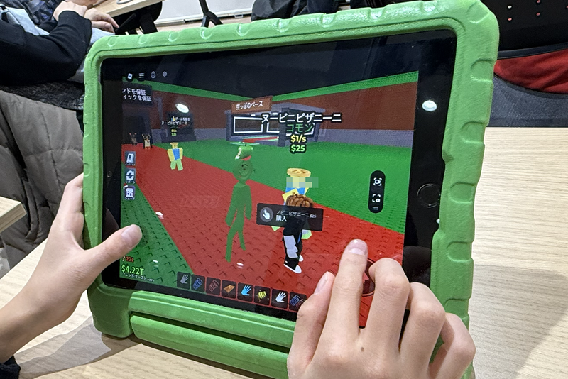 子供がRobloxの「ブレインロットを盗む」に夢中に