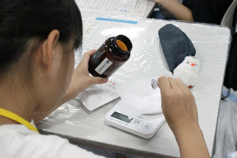 模擬調剤体験の様子
