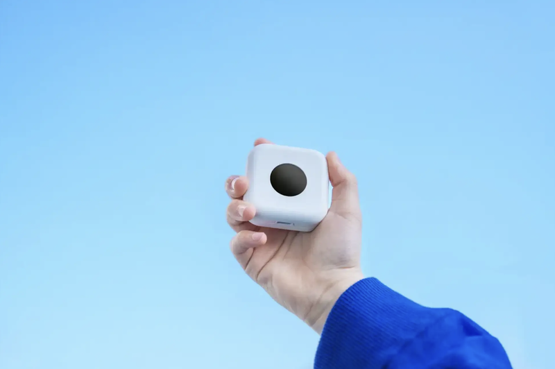 BoTトークは、幅と高さが50mmで厚みが21mm。重さは58g