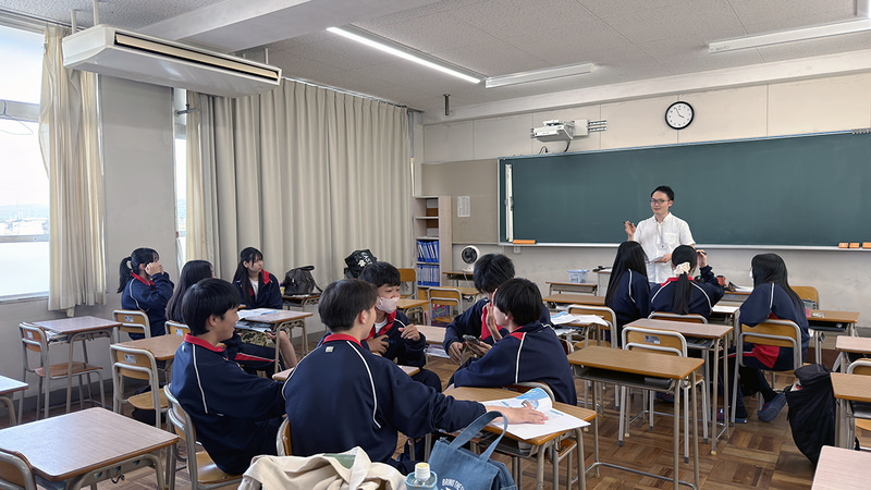 編集チームが生徒からヒアリング