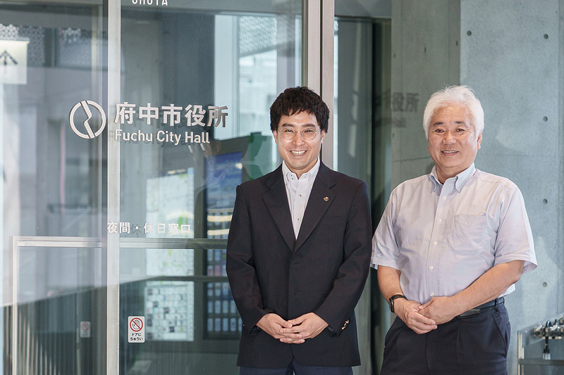 （左より）府中市教育委員会の容貝和弥氏、笹川 敏氏