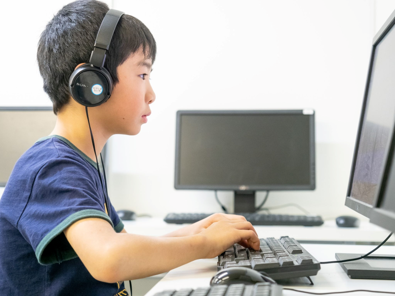株式会社iGOが、同社が提供する英語学習ICT教材「英語王」について、導入教室数が120教室を突破したと発表（出典：株式会社iGO）
