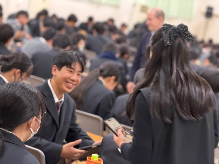 開智未来高等学校で実施したAIセミナーとワークショップの様子