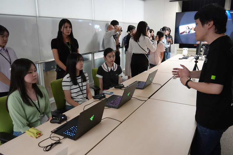 こちらはNVIDIAの最新GPU搭載ゲーミングノートPCで、最新ゲームを体験するコーナー