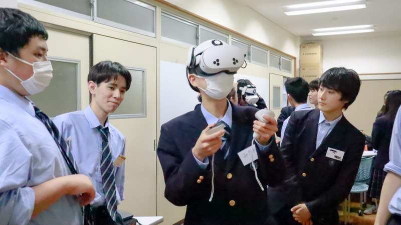 Digital Xコースの1・2年生に合同授業を実施