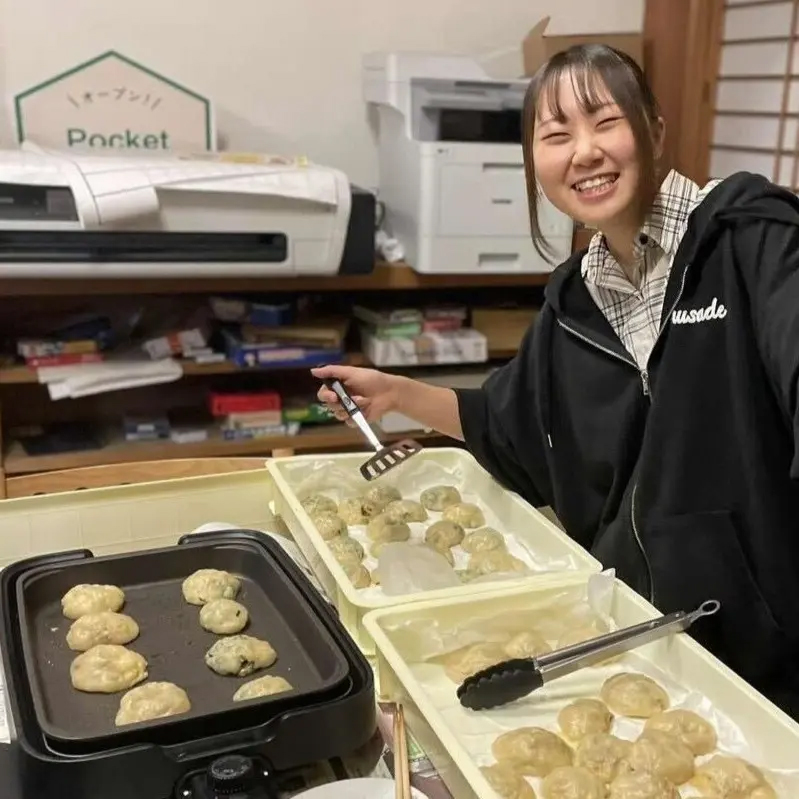 地域に関わりながらプロジェクトの種を模索する学生の様子