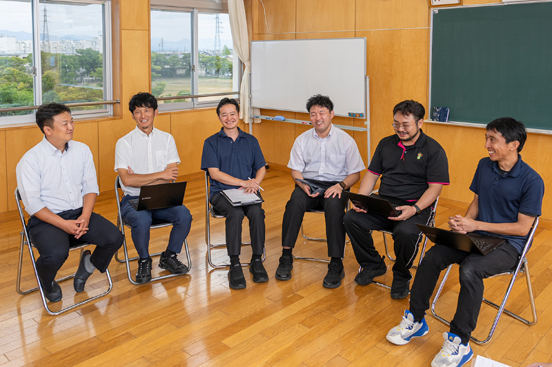 校種は違えど、校務PCの「あるある」で共感し合う先生たち