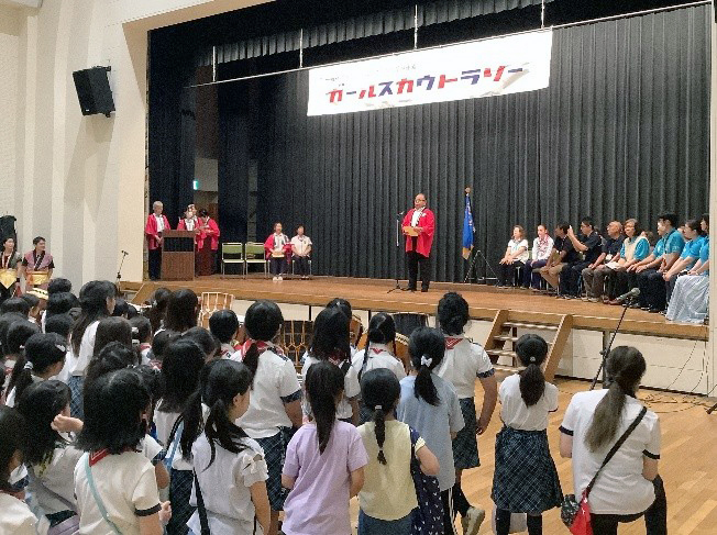 開会式であいさつをする佐倉市長の西田三十五（にした さんご）氏