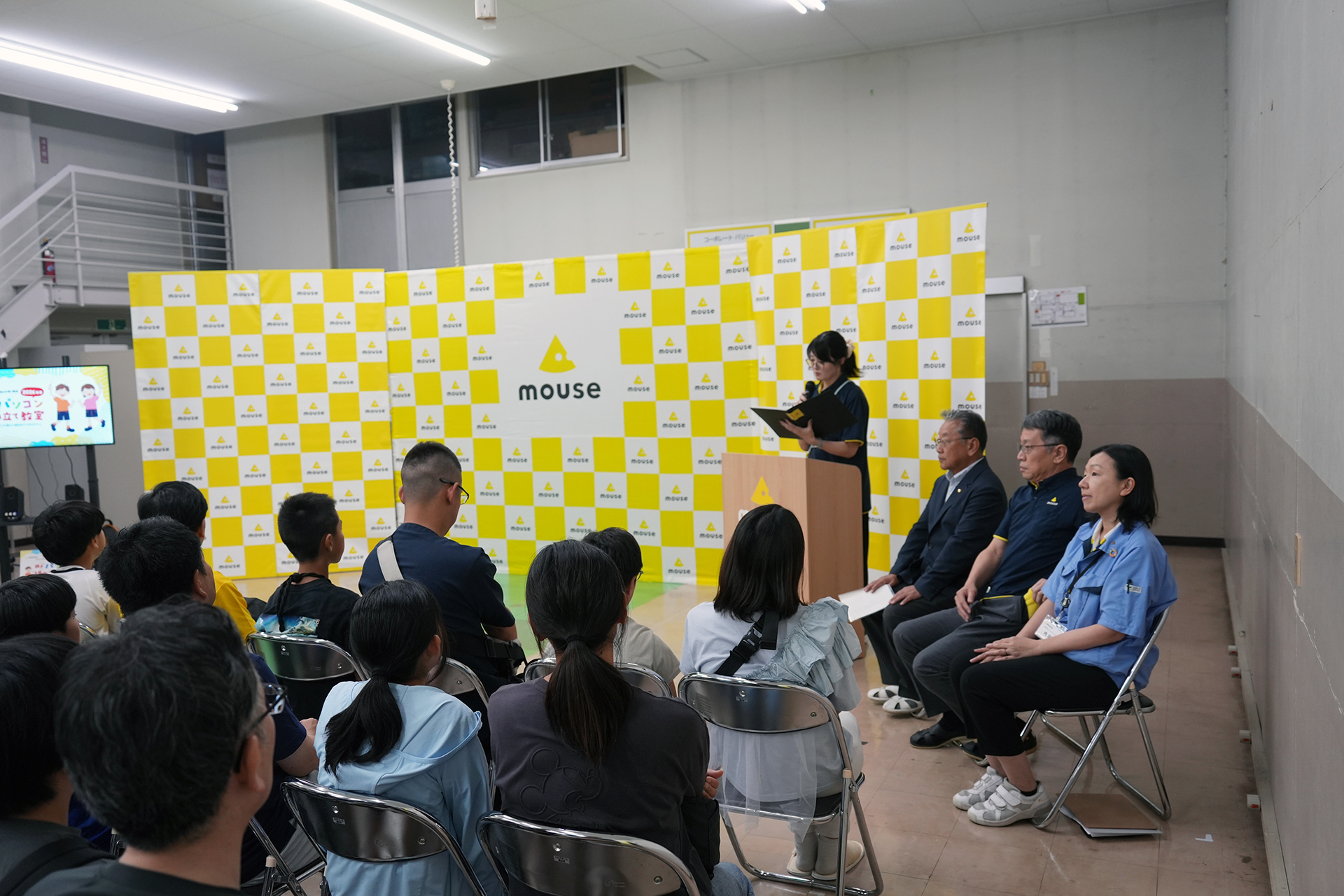 最初に“入学式”として親子パソコン組み立て教室として開始