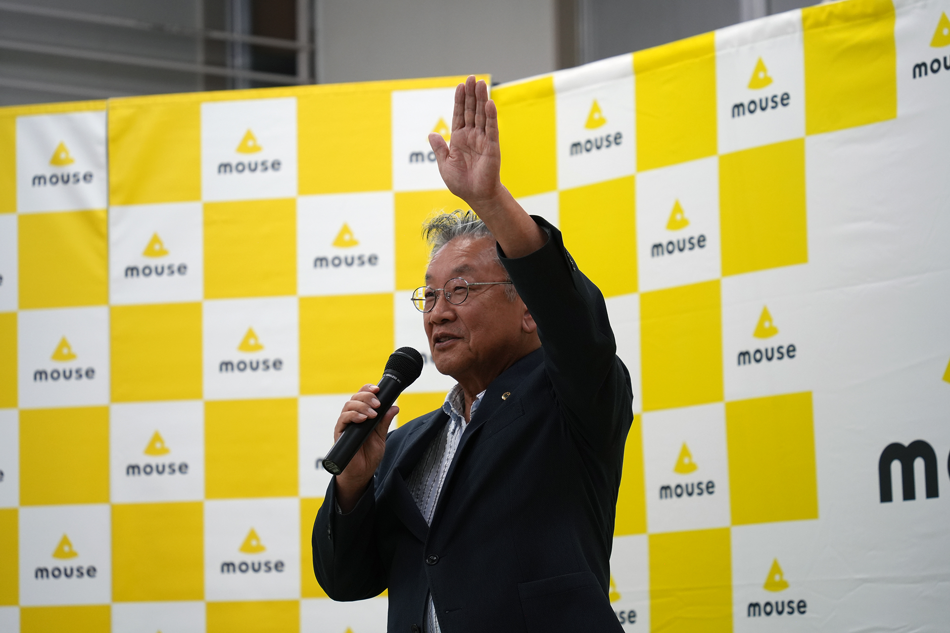 飯山市の江沢岸生市長