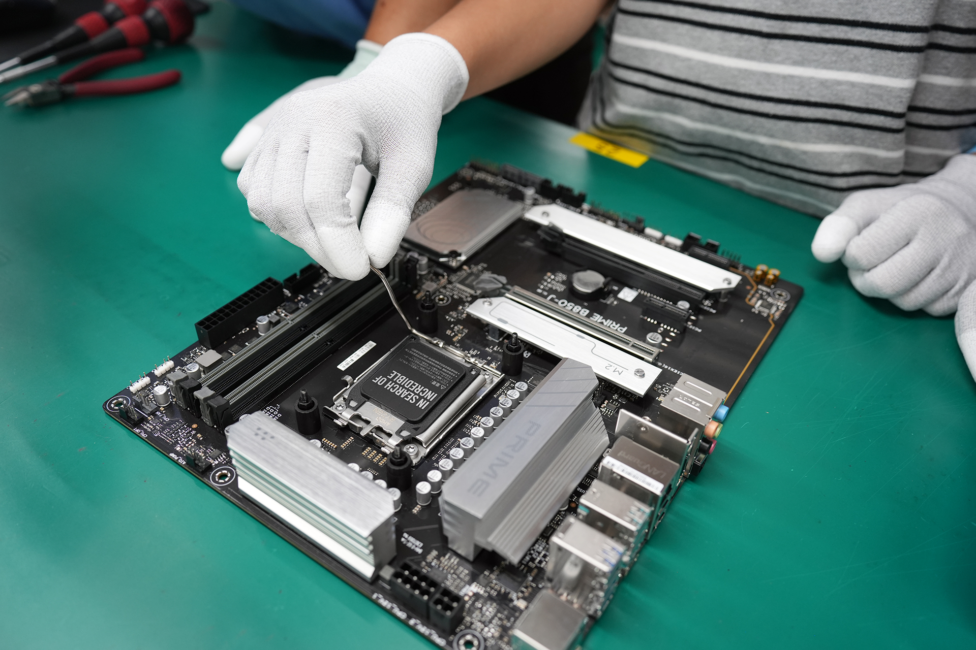 株式会社マウスコンピューターが、2026年8月14日と8月15日に「親子パソコン組み立て教室」を開催