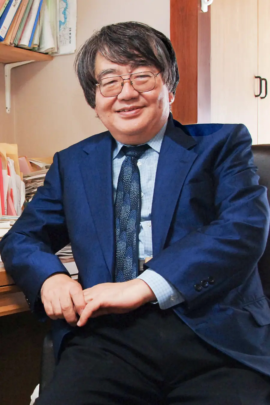 向山洋一氏