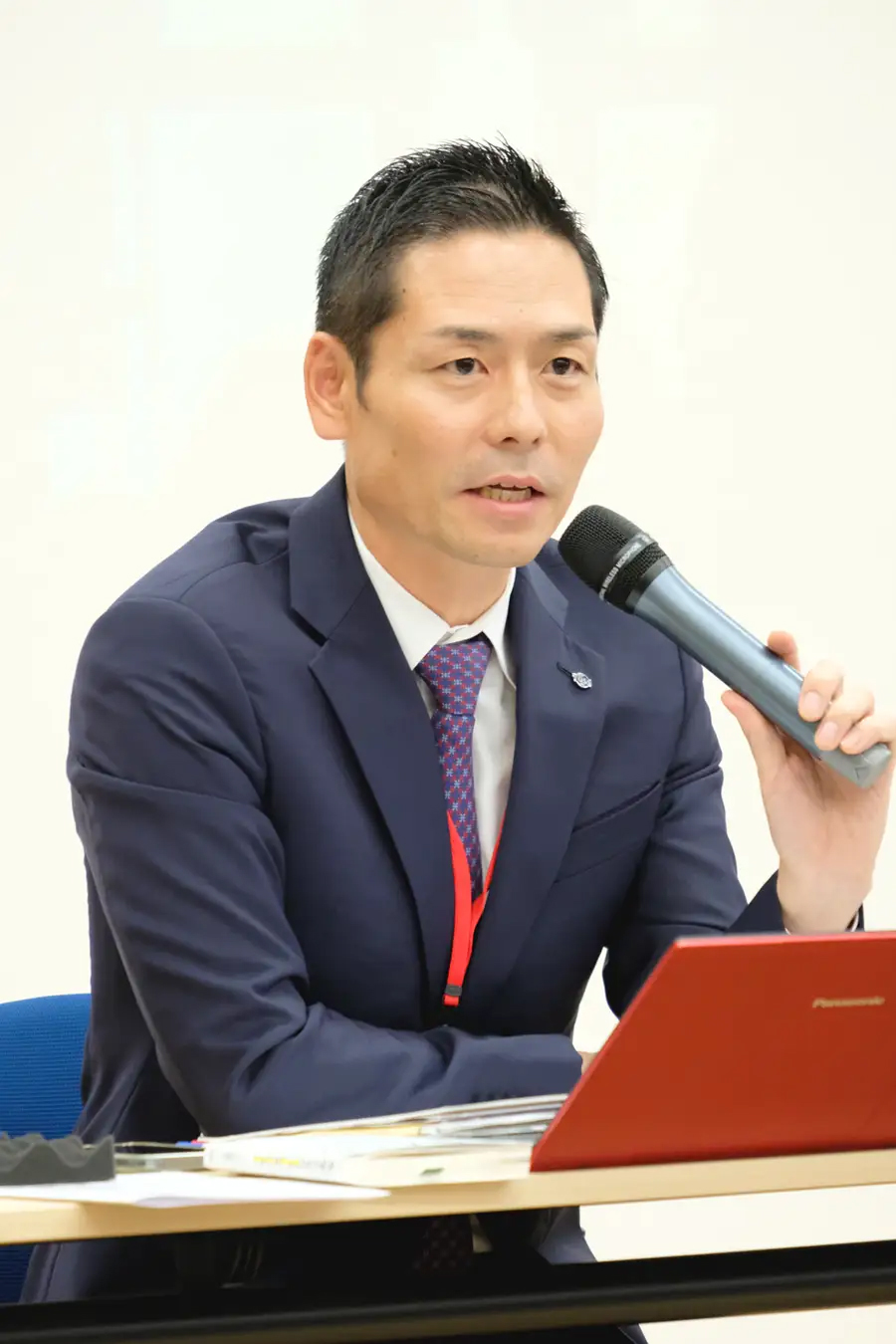 長谷川博之氏