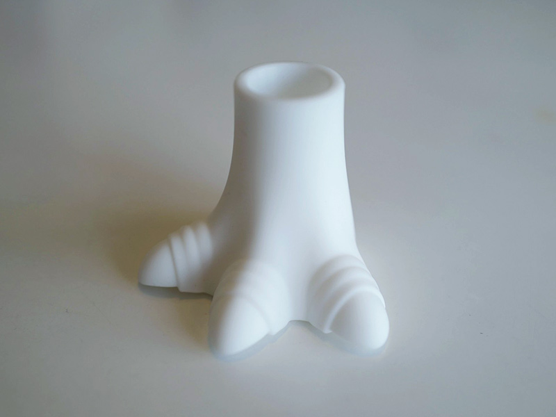 傘の先端あるいは持ち手に挿し込んで使う恐竜足のフットプリント