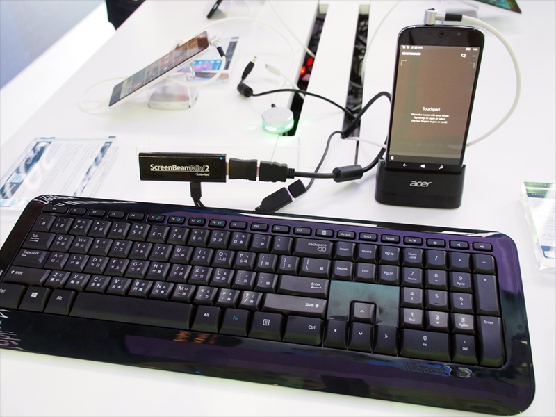 「Continuum」のデモには、Acerの「Jade Primo」が使われていた