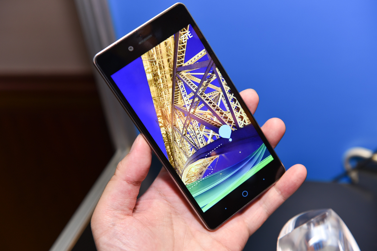 「ZTE BLADE E01」