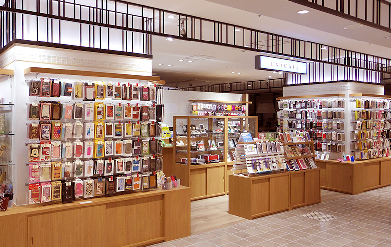 UNiCASEラシック福岡天神