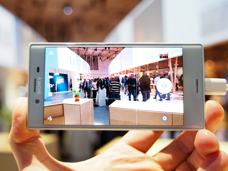 カメラ機能もXperia XZとほぼ同じだが、4K動画撮影には非対応