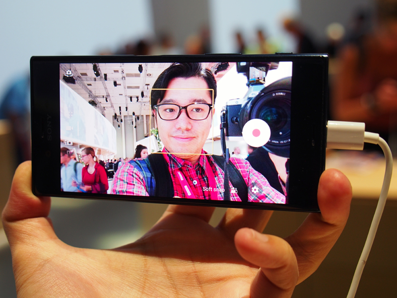 インカメラは1300万画素で画質も上々