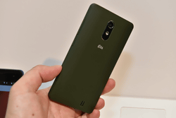 税抜7800円、4インチでLTE対応の“gooのスマホ”「g06」発表 - ケータイ
