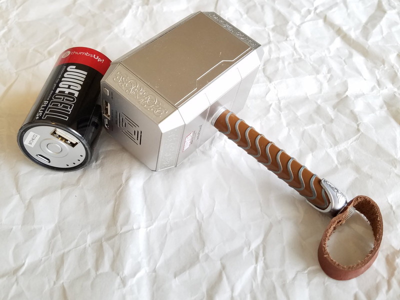 今も愛用している乾電池型とハンマー型USBモバイルバッテリー