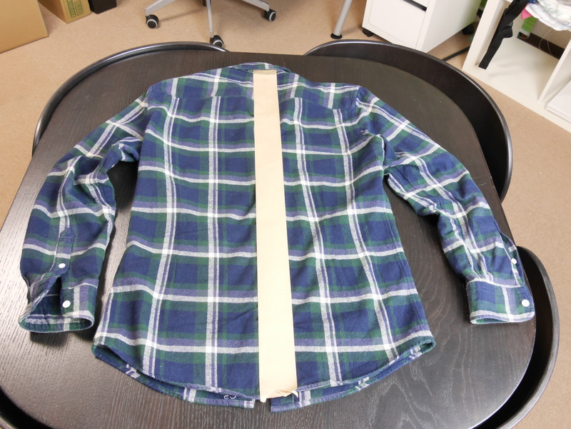 シャツにガムテープでマスキングした後に塗布してみた