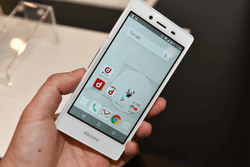 ドコモ、格安スマホ「MONO MO-01J」を12月9日発売 - ケータイ Watch