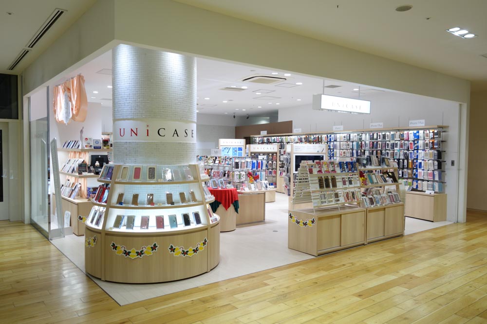 UNiCASE東急プラザ表参道原宿。エスカレーターで最上階まで上がったところにある（写真は開店前に撮影）