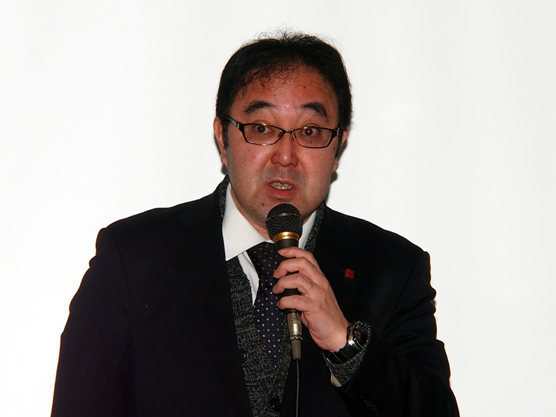 実験の目的を語る、総務省北海道総合通信局の中道局長