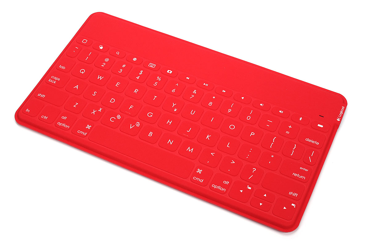 コチラはロジクールの「ロジクール ウルトラポータブル キーボード for iPad」（型番:iK1041）。超薄で軽量なBluetoothキーボードです。