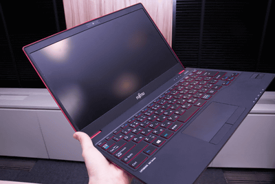 富士通、Windows搭載の「arrows Tab」や6型Windows 10タブレットを発表