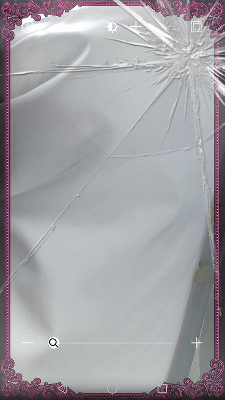 鏡が割れるいたずら機能付きのミラーアプリ