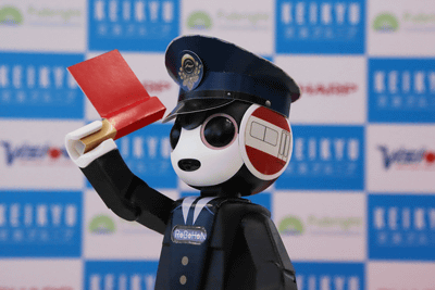 羽田空港で「ロボホン」レンタル、24時間で1500円～ - ケータイ Watch