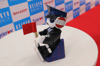 羽田空港で「ロボホン」レンタル、24時間で1500円～ - ケータイ Watch