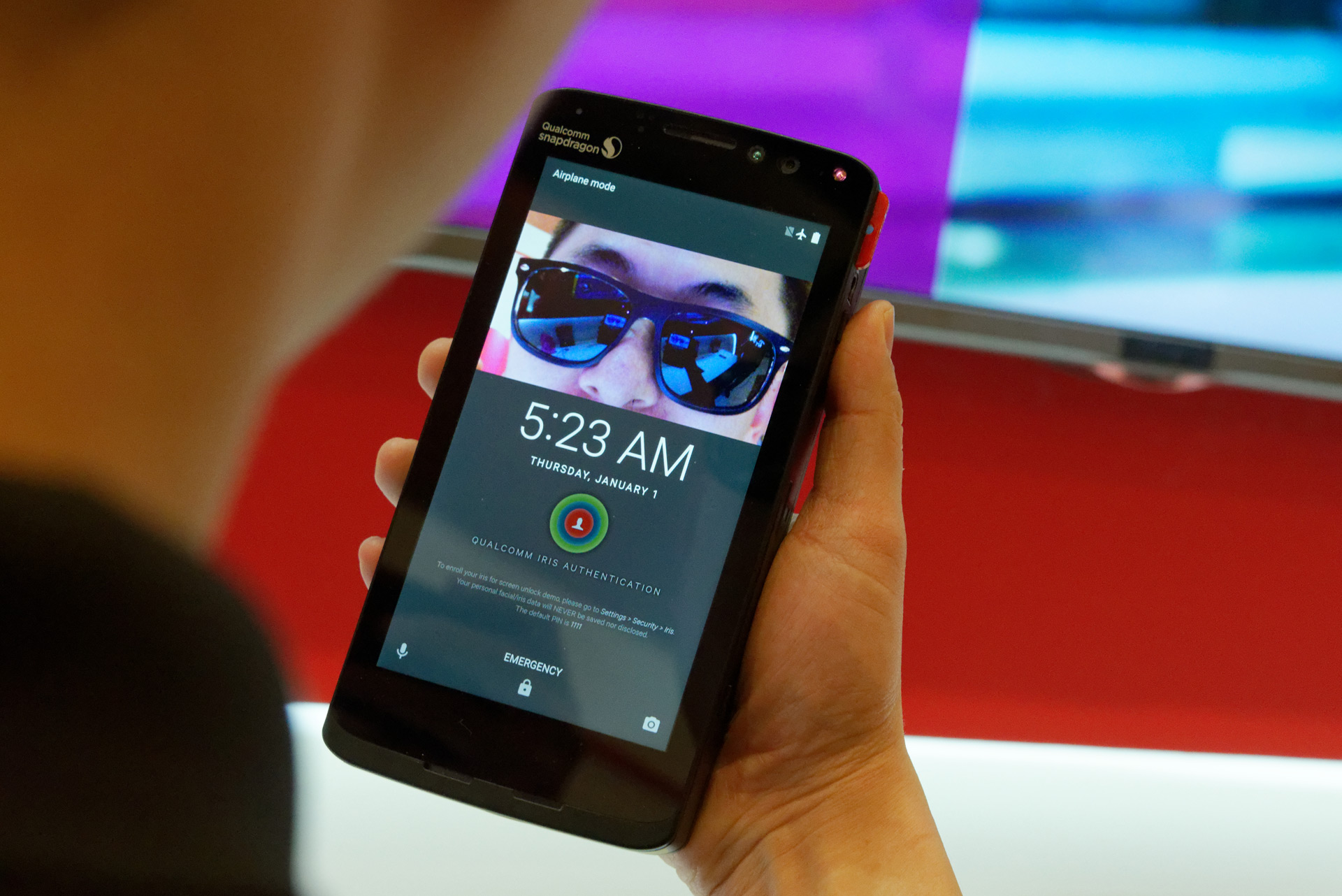 顔および目を元にした認証も可能に。サングラスをかけていても認証OK