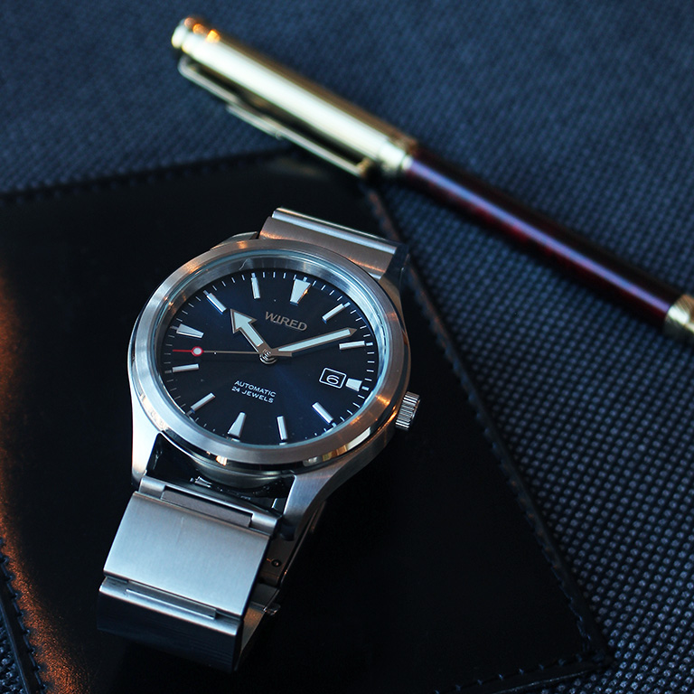 メーカー外ブランドとのコラボレーションモデルもあります。左は「wena×beams」コラボモデルの「Three Handsモデル」で税別4万6800円。中央は「wena×beams」コラボモデルの「Chronographモデル」で税別6万5800円。右が「WIREDモデル」のメカニカルウォッチで税別5万3000円です。