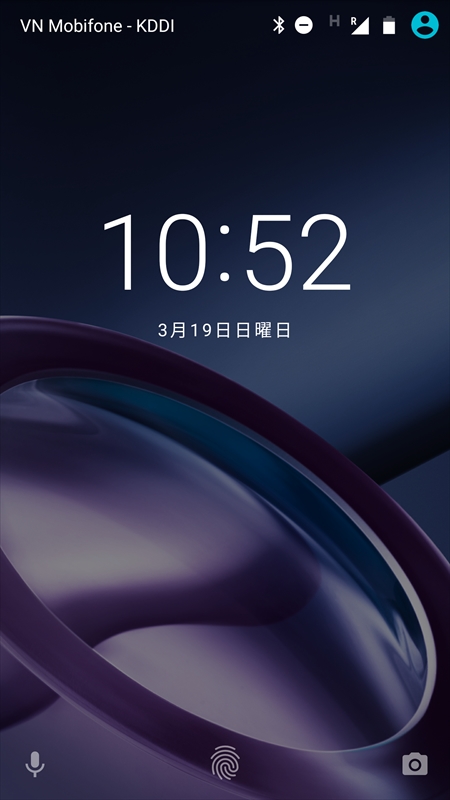 ロック画面にはちゃんとキャリア名、ローミング先キャリア名が表示され、アンテナピクトもローミング中を表わす「R」の表示があるのに……