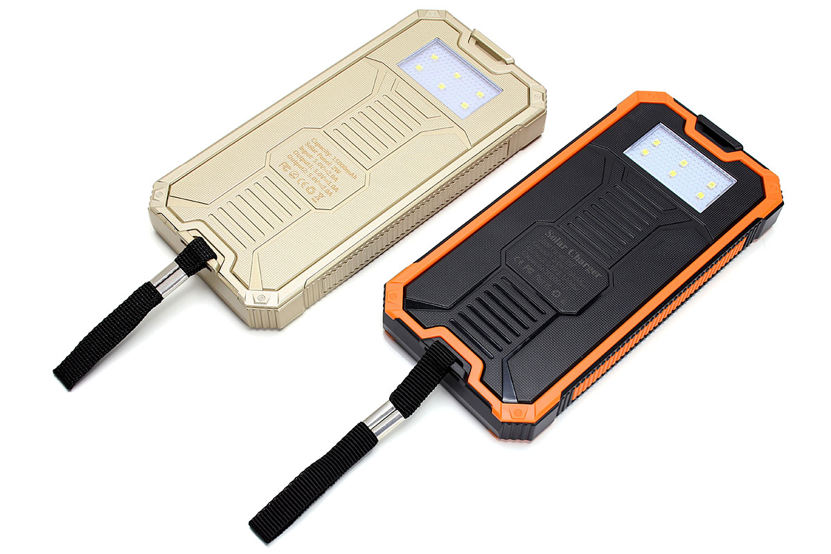 全然違う名称・メーカーで売られていた2製品ですが、細部まで酷似していました。どちらも、充電用USBポート×2・ソーラー充電対応・LEDランプ内蔵・防水・防塵・耐衝撃を謳っています。