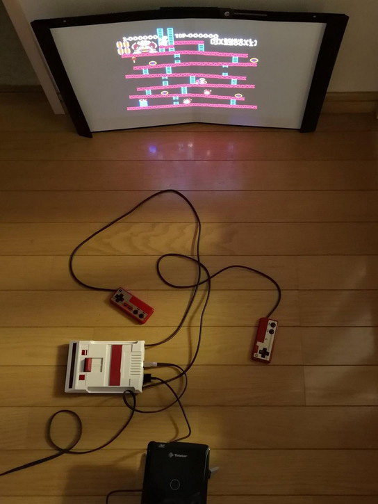 時にはモバイル・ファミコン・クラシックも楽しめる