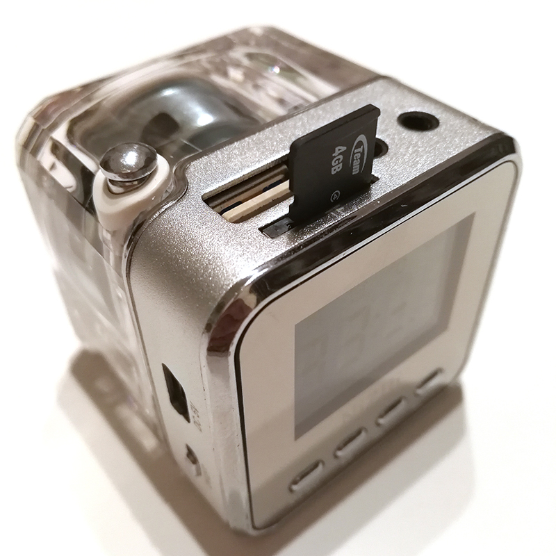 microSDのカードに相性は無かったが、USBメモリーは最新のモノは避けた方が良さそうだ