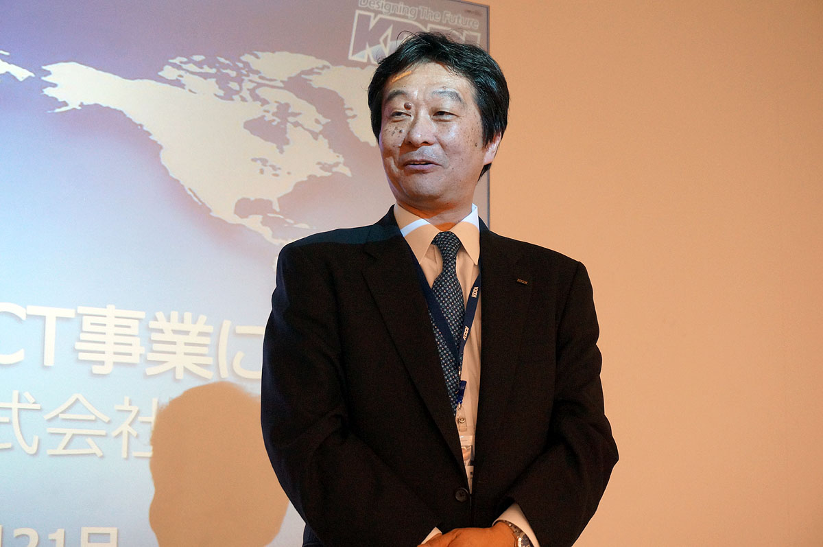 KDDI グローバル事業本部長の曽雌博之氏