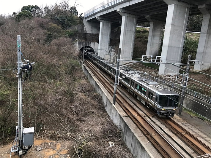 アンテナ設置工事の様子